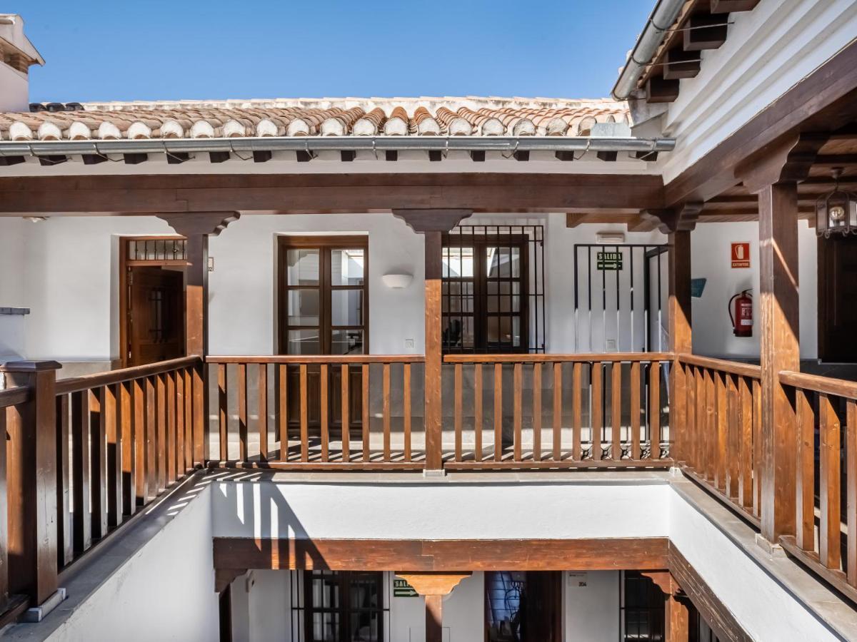 Limehome Granada Calle Santa Ana Exteriör bild