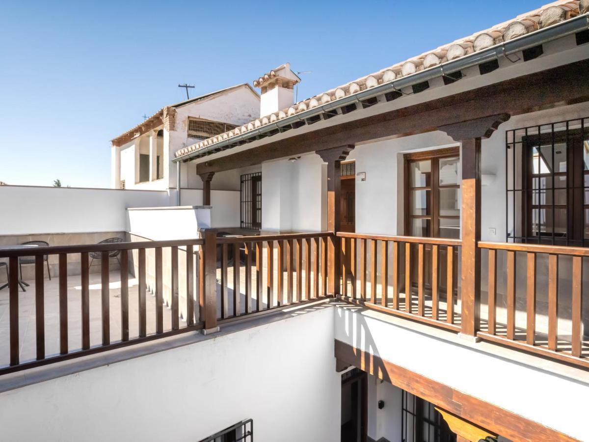 Limehome Granada Calle Santa Ana Exteriör bild