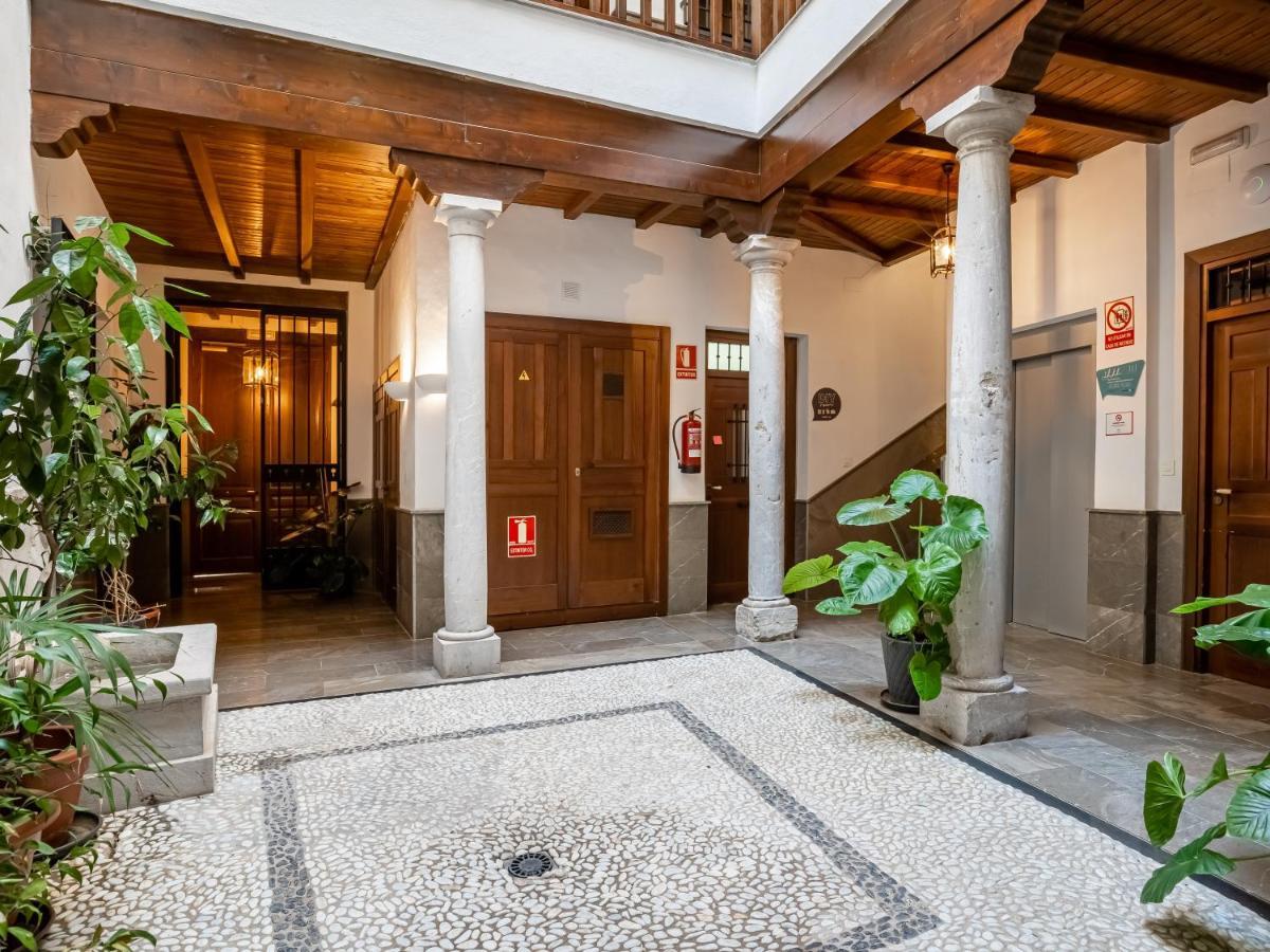 Limehome Granada Calle Santa Ana Exteriör bild